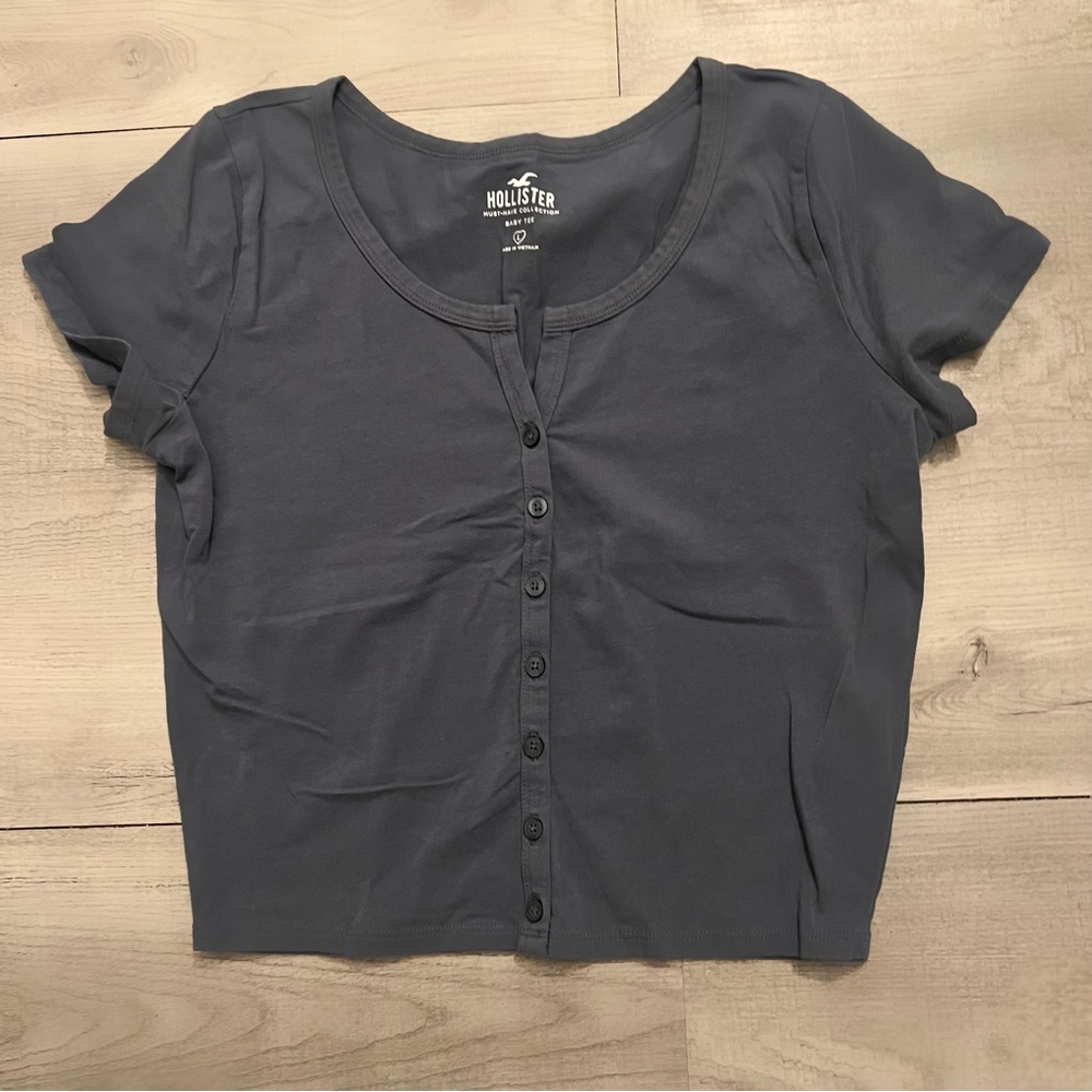 Hollister Women's Charcoal Button-Up Crop Top